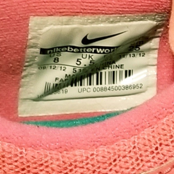Pink Nike shoes - Picture 6 of 7